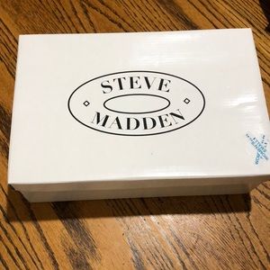 Steve madden wrap around sandals